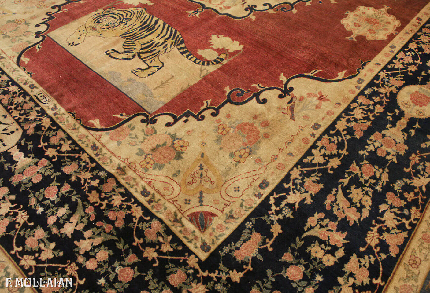 A Rare Antique Persian Kerman Carpet n°:46492135
